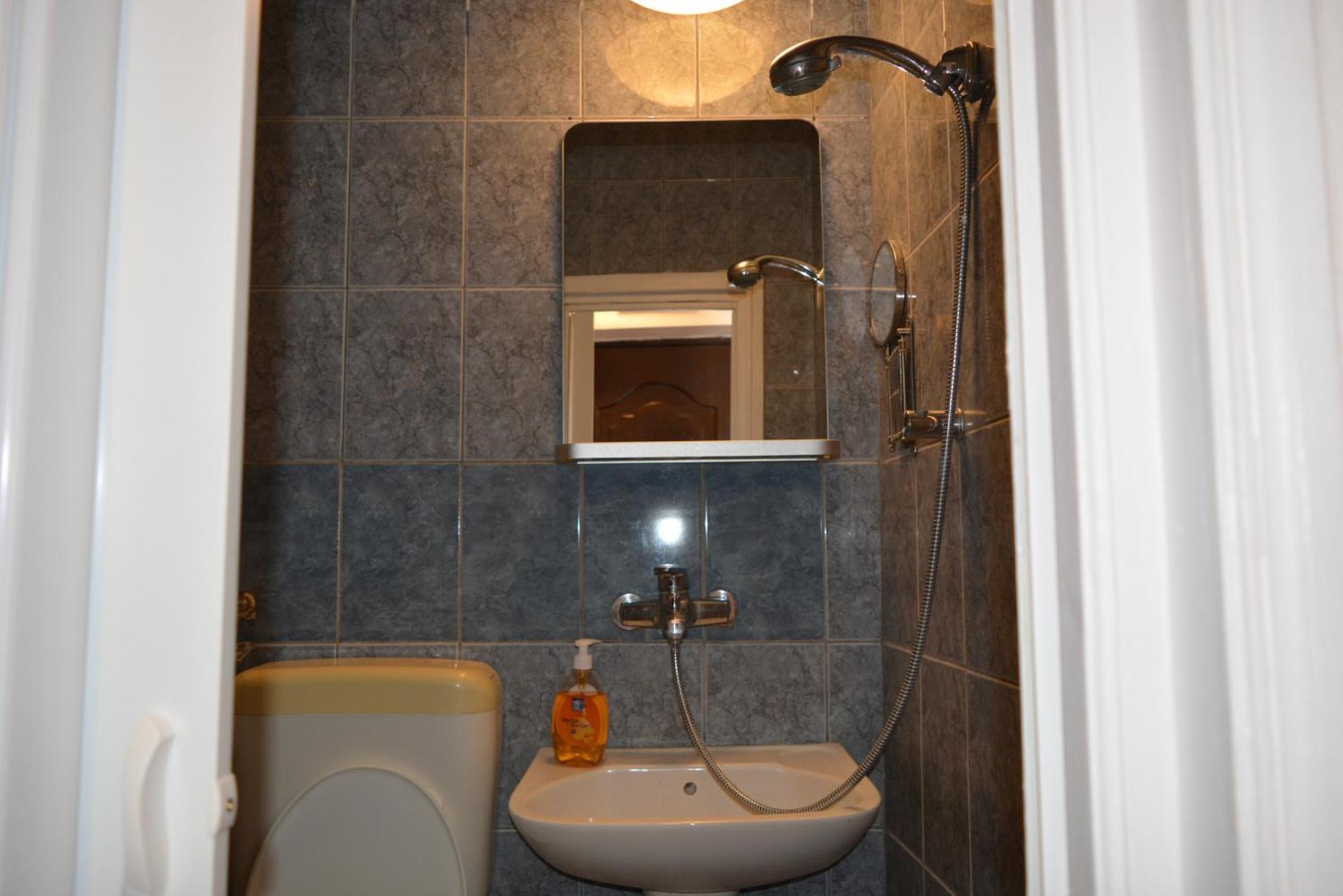 Iulia Studio 9 Bukares Bagian luar foto